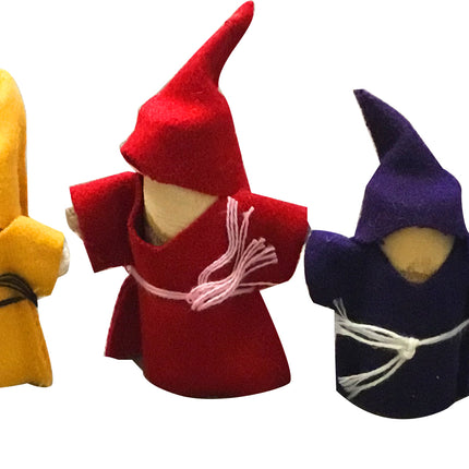 QToys Australia (USA) WOODEN GNOMES SET OF 5