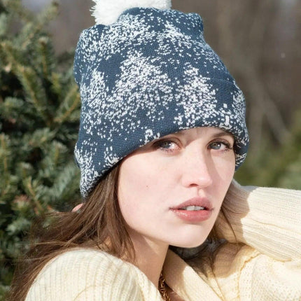 Spruce Winter Hat with Pom & Waterproof Leash