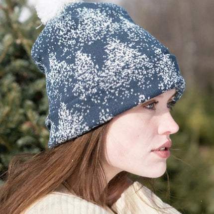 Spruce Winter Hat with Pom & Waterproof Leash